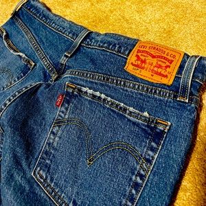 LEVI 501 SKINNY DISTRESSED